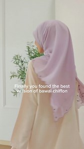 Tutorial ni anti gagal ! Paling senang and paling menjadi kalau korang guna bawal Adra Sulam juga😍. Material Adra Sulam ni ialah chiffon voile and paling mudah nak adjust awning and yet flowy sangat 🫶🏻. Release on 22 Sept 8PM. Turn on notifications 🔔 | Milala.HQ