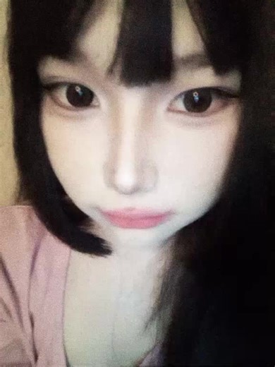 Unrecognizable Makeup Transformation by @zer1sse