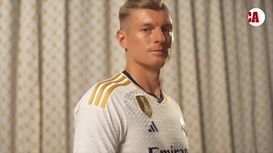 El Real Madrid presenta su nueva camiseta para la temporada 2023 - 2024: el dorado gana protagonismo