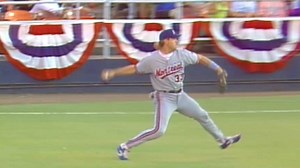 Walker throws out Fernandez