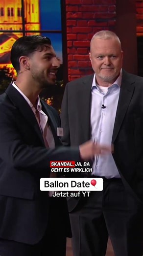 Pizza on a pineapple? Balloon date 🎈