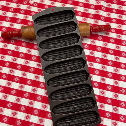 NINE Stick Cast Iron Corn Stick Pan, Restored Vintage Lodge, Large Makes 9 Cornsticks - Etsy