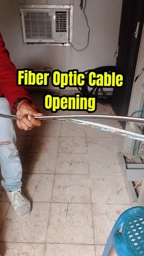 Fiber Optic Cable Opening 🧵 #fiberoptic #fiberinternet #fibersplicing #fiberopticsplicer #telecommunications #lakwatserongtechnician | Lakwatserong Promdi