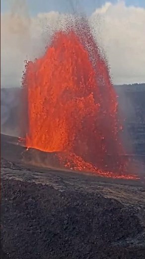 Kilauea Erupts With 500-Foot Lava Fountains in Latest Hawaii Blast #shorts