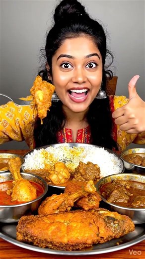 Yah ladki chicken mutton rice aur Machhali Kha Raha Hai #shorts #chickenrecipes #youtubeshorts