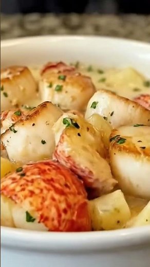 🦞🥣 Creamy Lobster & Scallop Seafood Chowder