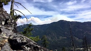 Time-lapse of smoke from the Jolly Mountain Fire moving across central Washington – via InciWeb Wildfire links and resources: 🔥 ➡ Oregon and Washington large fire map: https://gacc.nifc.gov/nwcc/information/firemap.aspx 🔥 ➡ Wildfire updates nationwide: http://inciweb.nwcg.gov/ 💨 ➡ Air quality index information for Oregon and Washington: goo.gl/GDVN7N ☀ ➡ Weather alerts for every county in the US: https://alerts.weather.gov/ More wildfire stories from earlier this season: 🚁 ➡ Oregon National 
