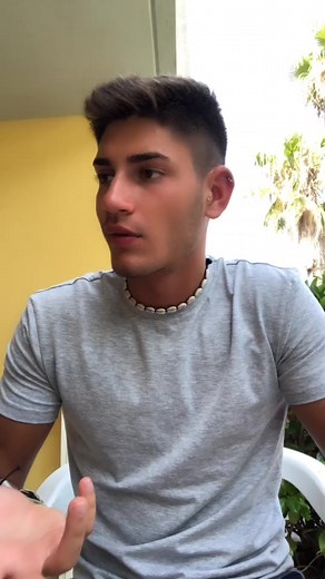 Quando i tuoi amici scherzano ma la prendi troppo sul serio ☹️ IG➡️michelangelo.vizzini⬅️