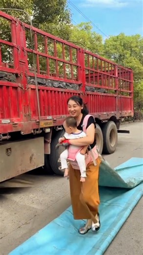 Great family truck driving job. beautiful little baby. #truckesvlogs #automobile #truckerwife