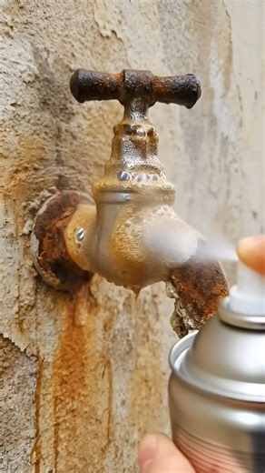 Instant Rust Cleaning Spray #AntiRustSpray #spraywork #AIVisuals #spray #rust735 #cleaning #rustic