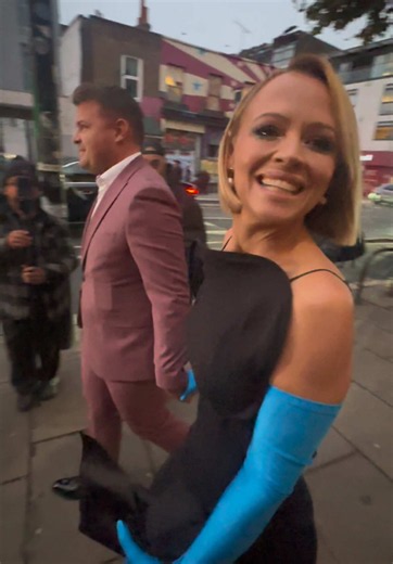 Buy Kimberley Walsh Photos on eBay — famousfaces Shop