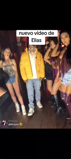 lo grabé y no me di cuenta que grabé con comentarios de su live#tiktokviral #paratiiiiiiiiiiiiiiiiiiiiiiiiiiiiiii #soytufans #tequieromucho🥺❤ @⚡️EliasAyaviri⚡️ #hermosomioo❤