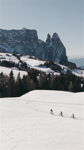 COMO Alpina Dolomites on Instagram: "Discover the Dolomites from a new perspective with Snow Power Biking — an exhilarating e-bike adventure across Alpe di Siusi. Ride along snow-covered trails on spiked winter tyres, guided by an expert, and take in the quiet charm of the mountains beyond the ski slopes. Private tours available on request — link in bio for details. #COMOAlpinaDolomites #COMOHotels #AlpeDiSiusi #Dolomites #WinterAdventure #EBikeExperience Scoprite le Dolomiti da una nuova prospe