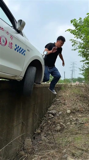 What Would A Driver Do If The Front Wheel Of A Car Fell Off A Curb?