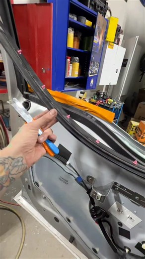 Joel Langton on Instagram: "Stop thinking a flat head screwdriver 🪛 is the tool for these clips. Get a set of clip tools and make your life easier. There are so many out there and I’ve owned practically all of them at this point. These two have been the go to set for a long time now. Made by @matcotools so your truck probably already has them on board ready to go. Or if you’re a patient guy I’m sure you can find these online as well. What’s your go to clip tools? . . . #autobody #refinish #refi