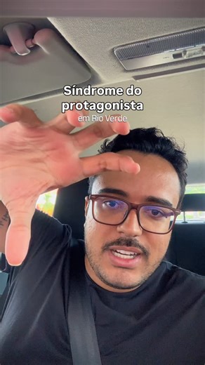 Júnior Mendes on Instagram: "Dos story ao Feed: O que é ? É a pessoa age como a protagonista da sua própria vida, centrando atenções e narrativas em si mesma. Envolve autoconfiança exagerada, dramatização e o desejo de ser o centro das atenções, enxergando a rotina como um filme em capítulos, muitas vezes para obter validação. #abrobrenses #rioverdegoias #goias #reelsinstagram #humorbrasil"