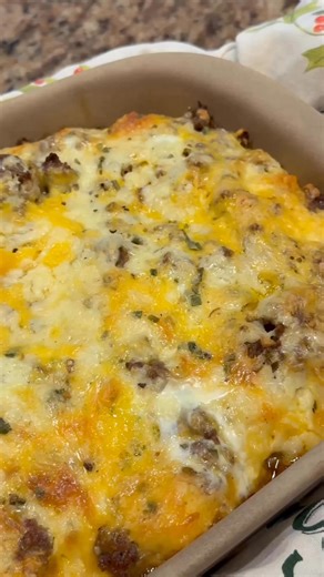 🎄🎅🏻Overnight Breakfast Casserole🎅🏻🎄 Type RECIPE and I’ll send you a direct link (check your inbox/message requests) https://www.dinnerin321.com/overnight-breakfast-casserole/ #breakfast #sausage #christmas | Dinner in 321
