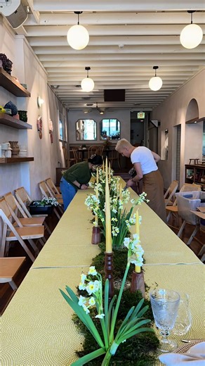 loved this spring forward tablescape for a bay shower…we used a moss runner with delicate spring blooms placed in flower frogs and kokedama plantings on the table. beeswax candles and little wooden mushrooms tucked in the woodland scape. #babyshower #woodland #chicagoevents #elliestyled 🍄‍🟫