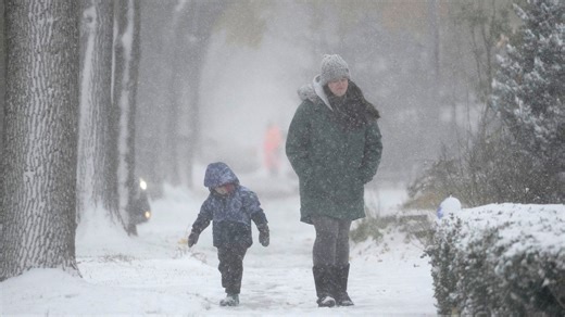 Frigid temps, negative windchills and light snow in Milwaukee's weather forecast this week