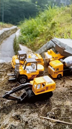 Excavator vs Wheel Loader