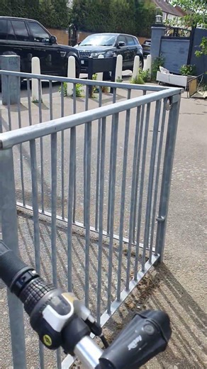 Ice cream van playing Teddy Bears Picnic harvin in the distance