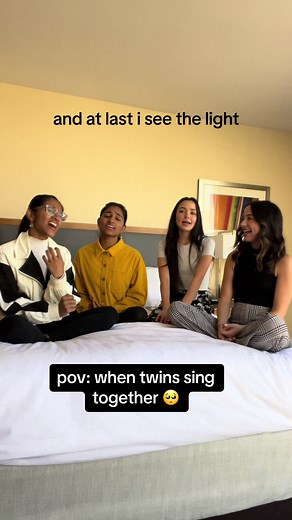 This song 🥺 @Merrell Twins i see the light #tangled #iseethelight #disney #singing #harmony #acapella #twins #fyp
