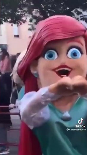 desfiles de muñecos de Disney feos