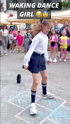 WALKING DANCE SHUFFLE 😂😍 !!