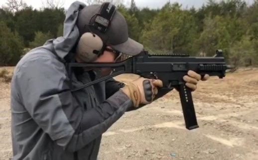HK UMP45全自动射击