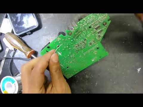 Bose wave radio CD have a humming from one speaker