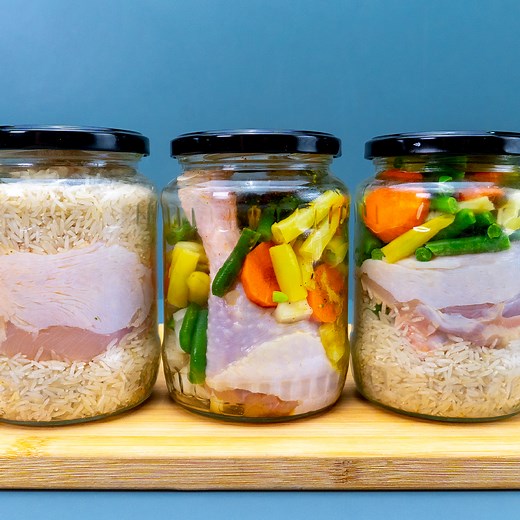 This is how to keep chicken meat without a refrigerator, for a month! Brilliant recipe Ingredients: chicken legs: 3 pc rice: 150 g (5.3 oz) sweet paprika: 3 g (0.1 oz) black pepper: 2 g (0.1 oz) salt: 5 g (0.2 oz) chicken seasoning: 10 g (0.4 oz) garlic: 1 pc onion: 2 pc carrot: 2 pc frozen yellow beans: 60 g (2.1 oz) frozen green beans: 60 g (2.1 oz) sweet paprika: 3 g (0.1 oz) chicken seasoning: 10 g (0.4 oz) salt: 5 g (0.2 oz) black pepper: 2 g (0.1 oz) frozen green beans: 60 g (2.1 oz) froze