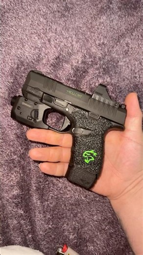 springfield hellcat green on green #hellcat #9mm #glock #springfield #handleit #laser #greendot