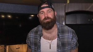 3.8K views · 110 reactions | Country star Jordan Davis gives ET an inside look at his tour bus for his ‘Damn Good Time Tour,’ which ends Oct. 21. | Entertainment Tonight | Facebook