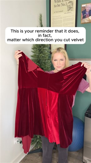 Guess whose overnight shipping stretch velvet? 🤚🏼