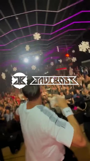 OXID Club | The pulse of the underground on Instagram: "🔥 Presentamos la primera edición de ETERNAL 🔥 La nueva fiesta Remember by @oxidgroup ya está aquí, y viene cargada de leyendas. En cabina tendremos al rey de reyes JAVI BOSS, una auténtica leyenda del sonido Remember. 🙌 Junto a él, grandes nombres como Abel K Kaña y Josvi que harán temblar la pista. 💥 Y por si fuera poco, contaremos con DJs míticos del Remember como Diego Cuevas y Darío Simoncini, acompañados de Pólvora para ponerle la 