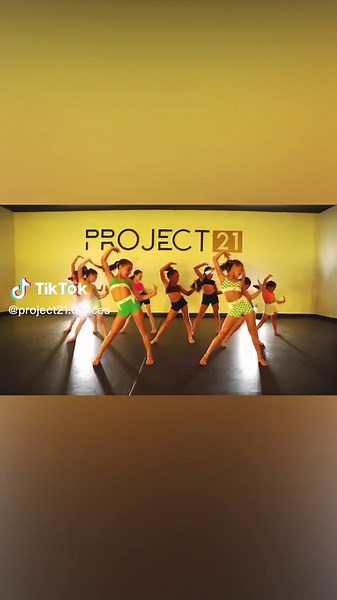 Loving this combo! #project21 #mollylong #fyp #dance