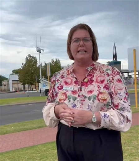 An update from Lorna Buchan - Mayor of Rockingham on the dilapidated Patterson Street site. Thanks to the City of Rockingham engine room who have spent months trying to fix the problem, including the health & assets teams, community safety team and the compliance and legal team. The owner has also submitted a development application, and they are wanting to turn their site into a medical office. She also provides a quick update on the Rockingham Hotel site. | Baldivis/Rockingham Now