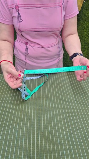 An easy trick to take bust, waist, and sleeve measurements. 🧵📏 #StitchingTips