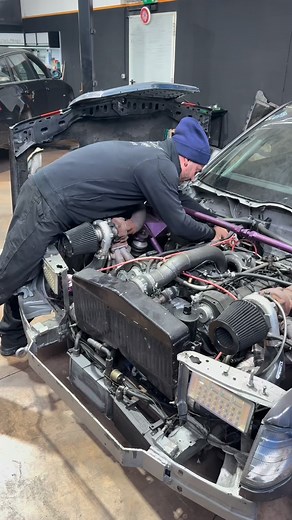 352K views · 7.3K reactions | Modalità “Meccanico Jedi” attivata. #vitadaofficina #meccanicproblem #problems #officina #officinameccanica #slevingarage #autorepair #viral | Slevin Garage | Facebook