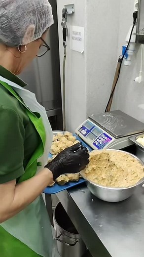 63 reactions · 7 comments | Mâncarea curată nu doar hrănește, ci aduce liniște și echilibru în fiecare zi. | Restaurant Terraverde | Facebook