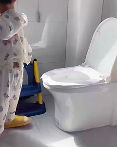 390 reactions · 24 shares |  Se potrivește sigur și confortabil cu un design ergonomic. 煮 Înălțime reglabilă cu o treaptă antiderapantă.  Încurajează utilizarea independentă a toaletei. Cumpărați-l aici  https://vigoexpress.ro/produs/scaun-de-toaleta-pentru-copii-cu-trepte-kiddistep/?psh=14i99&pco=4i99&sp=7784i997 | Vigoexpress | Facebook