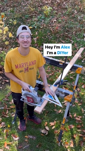 Here’s how to build your secret bookcase door Growing up, I always thought that having a secret bookcase door was the benchmark of being rich. Like you can’t have one and NOT be rich… Until now. Even if you don’t have a ton of power tools and aren’t huge into DIY… you can do this in your home too 💪 | Real Life Renovation - DIY & Home Renovation