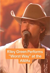 Riley Green Debuts “Worst Way” Live at the AMAs