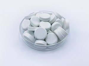 [Hot Item] Round White Hafnium Oxide Tablets for Evaporation Material