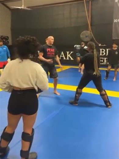 Looking for a fun way to sweat and learn some striking? Our Muay Thai Kickboxing classes are high-energy, beginner-friendly, and always a great time. Try it today for free! #MuayThai #Kickboxing #KBJourney