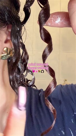 Finger Rolling Method for Beautiful Curls Tutorial