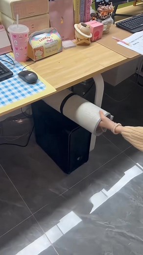 Working from home or the office with cold feet? The Foldable Foot Warmer wraps your feet in 360° warmth without bulky space heaters. With 5 heat levels, auto shut-off, and a foldable design – comfort has never been this easy. | Razunoth | Facebook