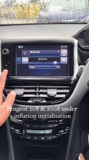 Réinitialiser le système de pression des pneus Peugeot 208