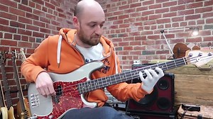 20K views · 32 reactions | Roundwound v.s. Tapewounds v.s. Flatwounds  Which is your favourite?? | ScottsBassLessons.com | Facebook