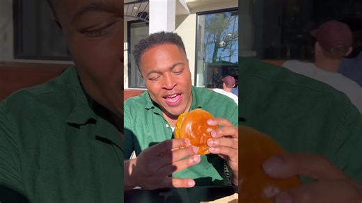 I tried kids eat free at Kevin Hart’s restaurant!🍔